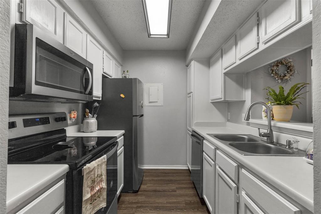 Heights Condo The - Residential