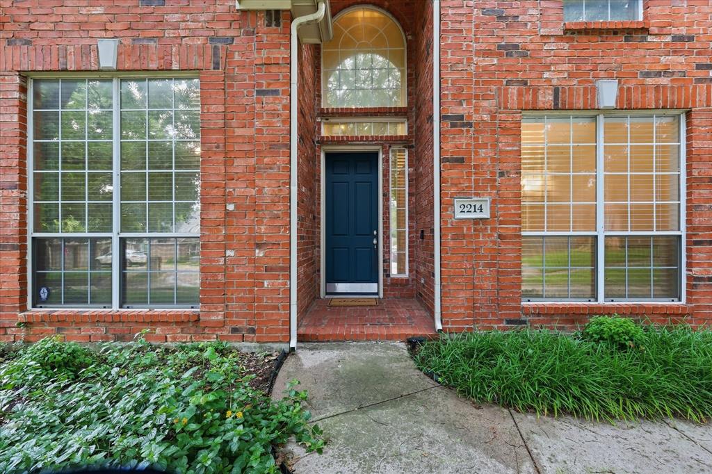 2214 Woods Edge Court