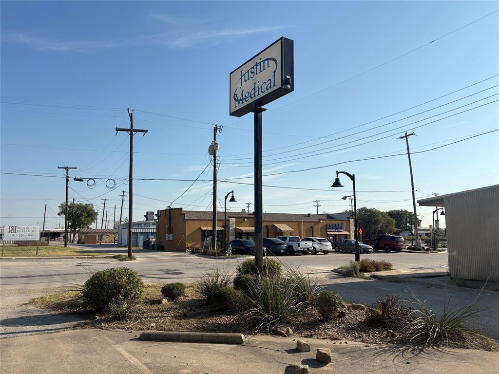 Photo of 111 W 5th Street, Justin, TX 76247 (MLS # 21391864)