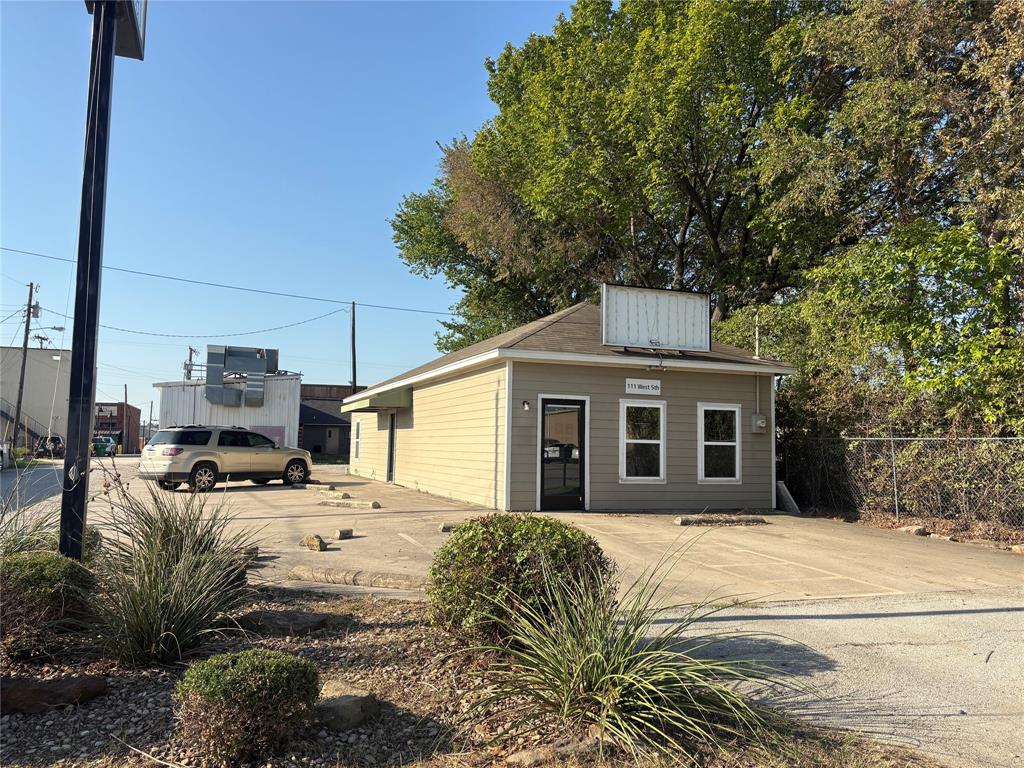 Photo of 111 W 5th Street, Justin, TX 76247 (MLS # 21391864)