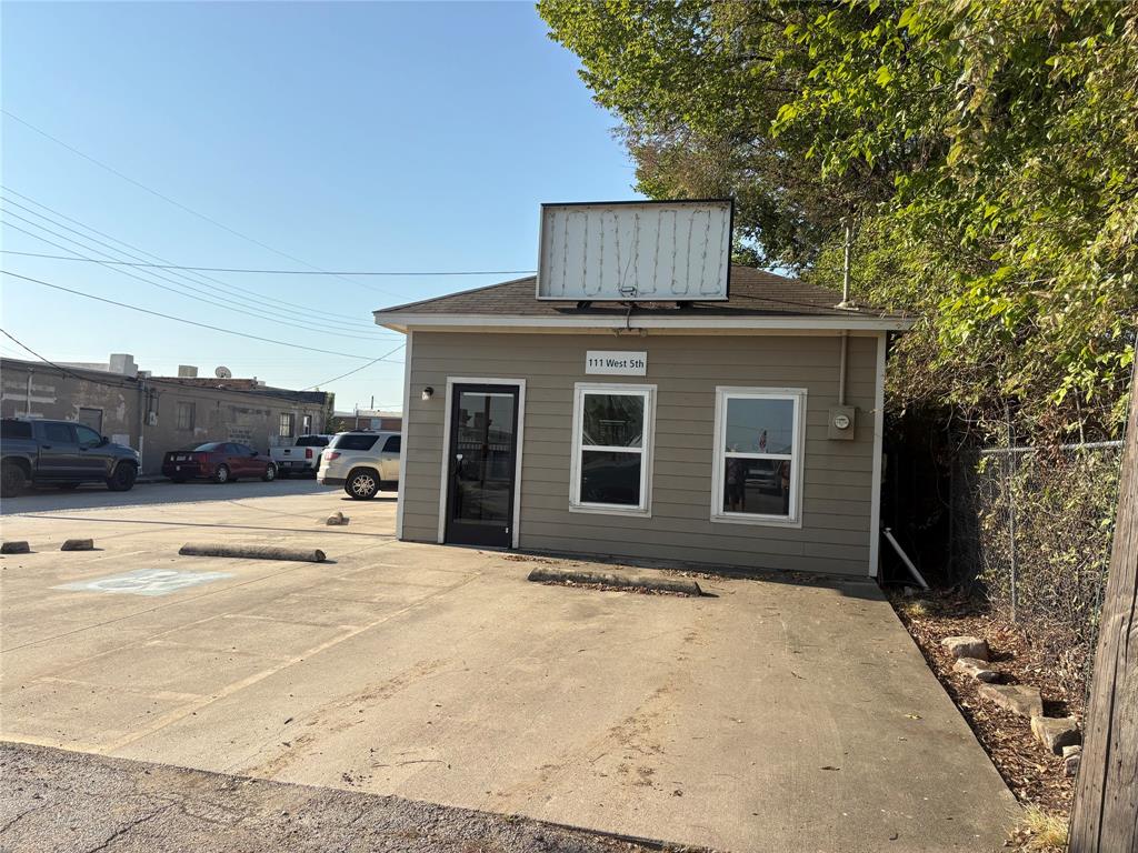 Photo of 111 W 5th Street, Justin, TX 76247 (MLS # 21391864)