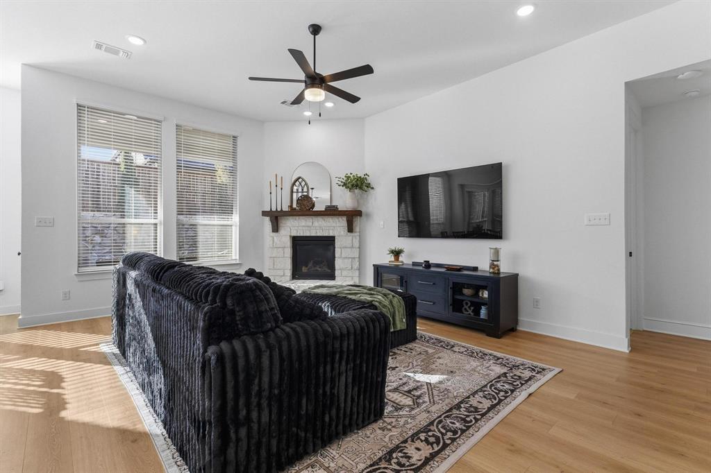 Gateway Village - The Reserve - Residential