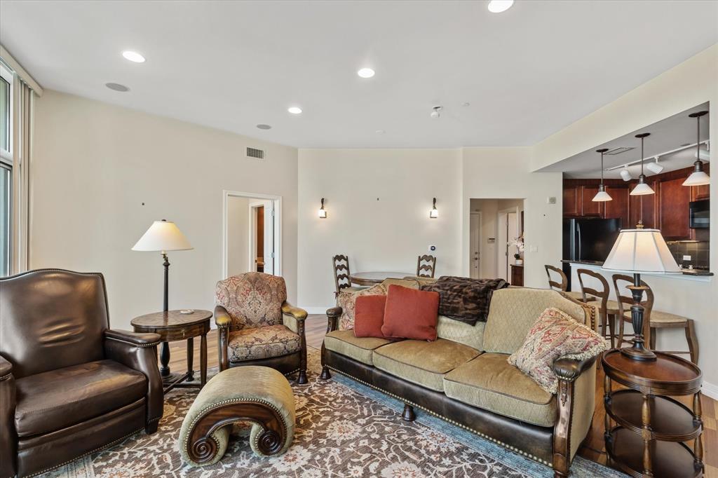 Tower Residential Condo I - Residential Lease