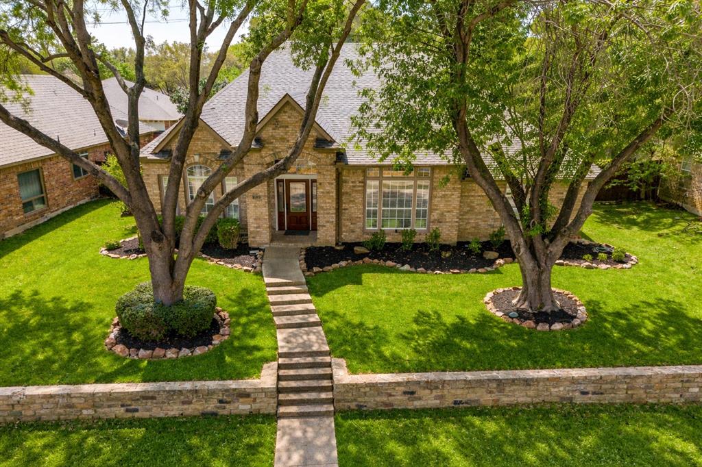 821 Shorewood Drive