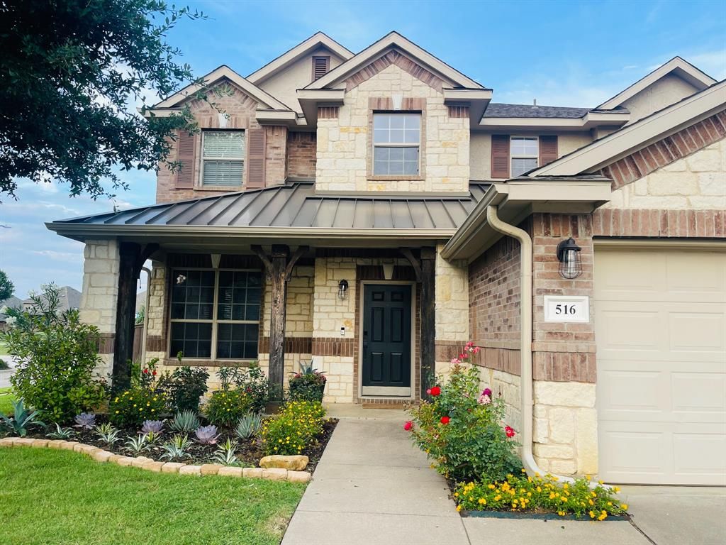 Photo of 516 Angela Lane, Euless, TX 76039 (MLS # 21268786)