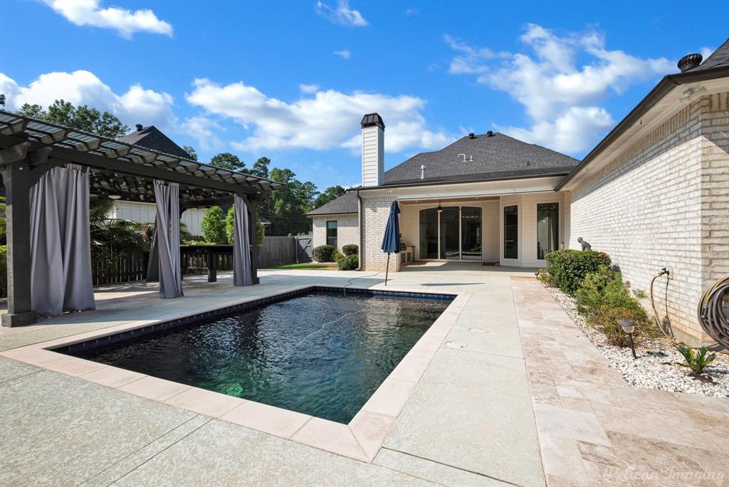 407 Oakwood Trace Court