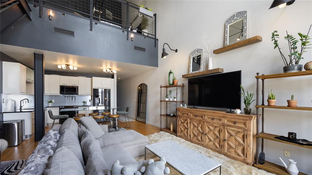 1122 Jackson Street 1103