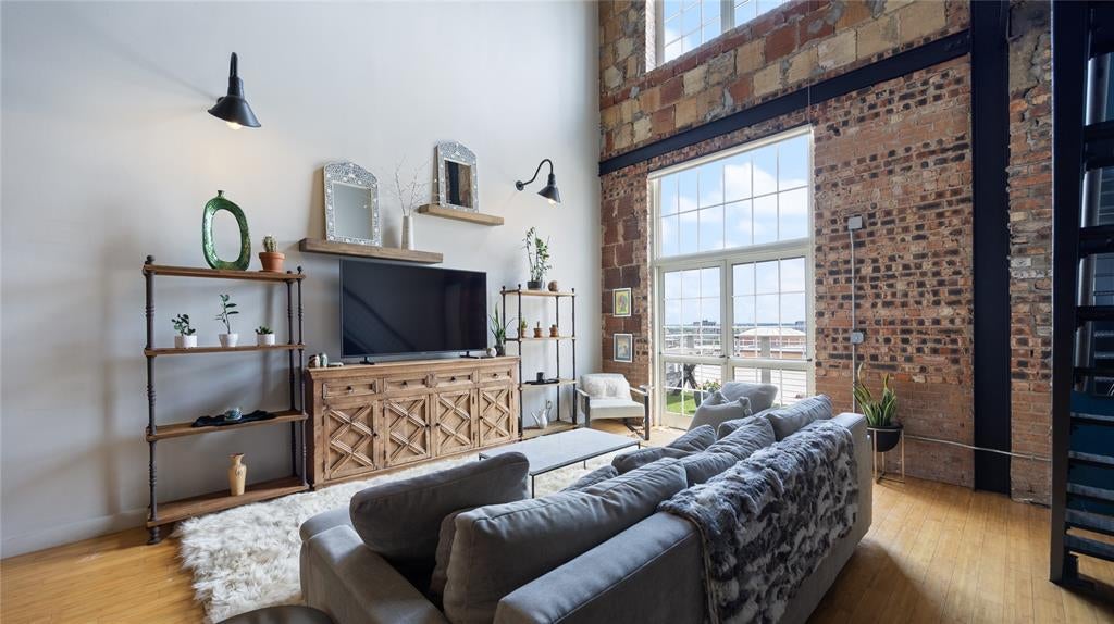 1122 Jackson Street 1103