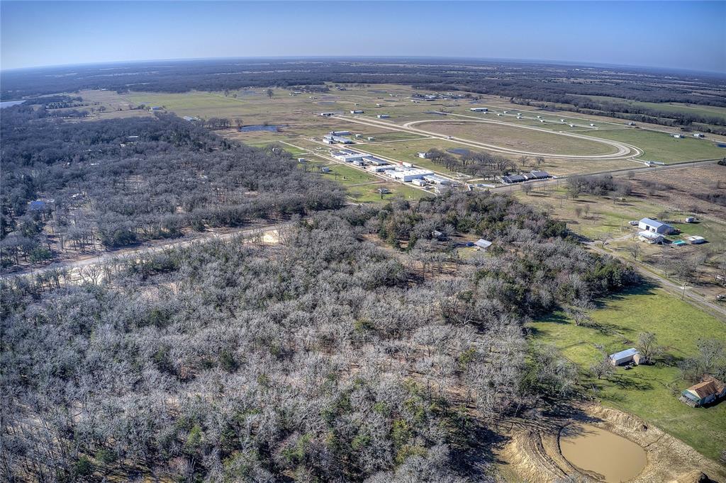 Charli Mo Ests - Land