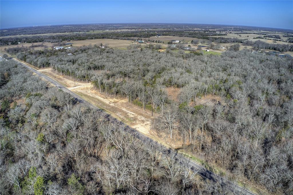 Charli Mo Ests - Land