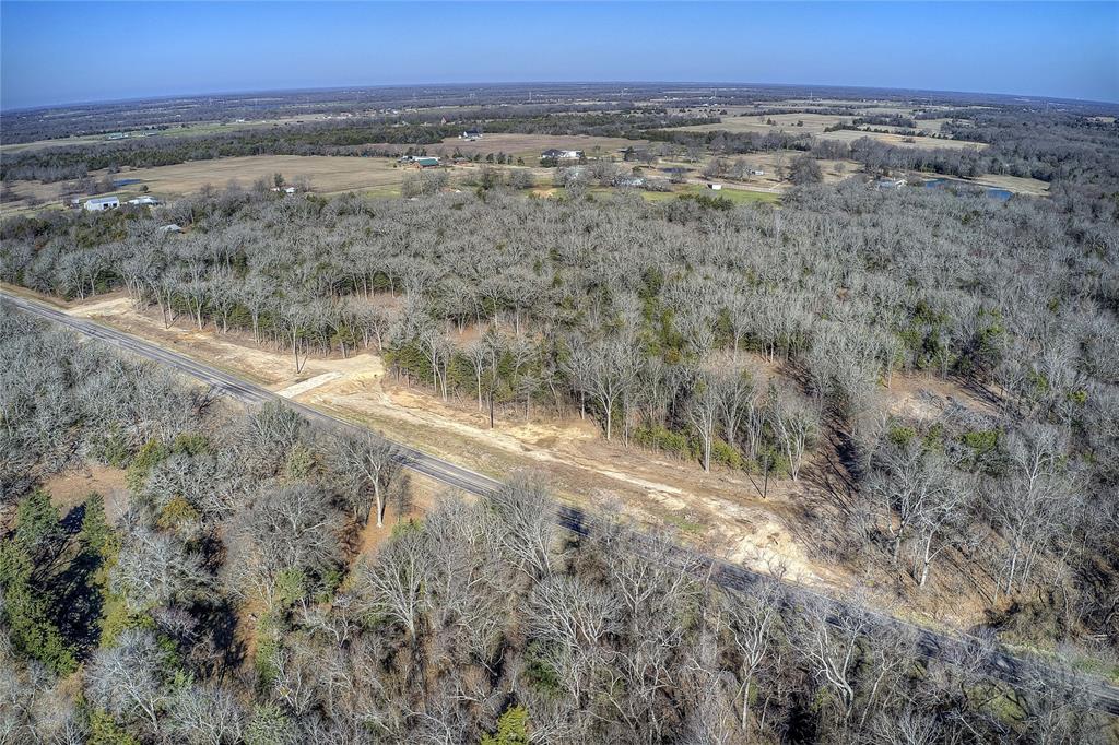 Charli Mo Ests - Land