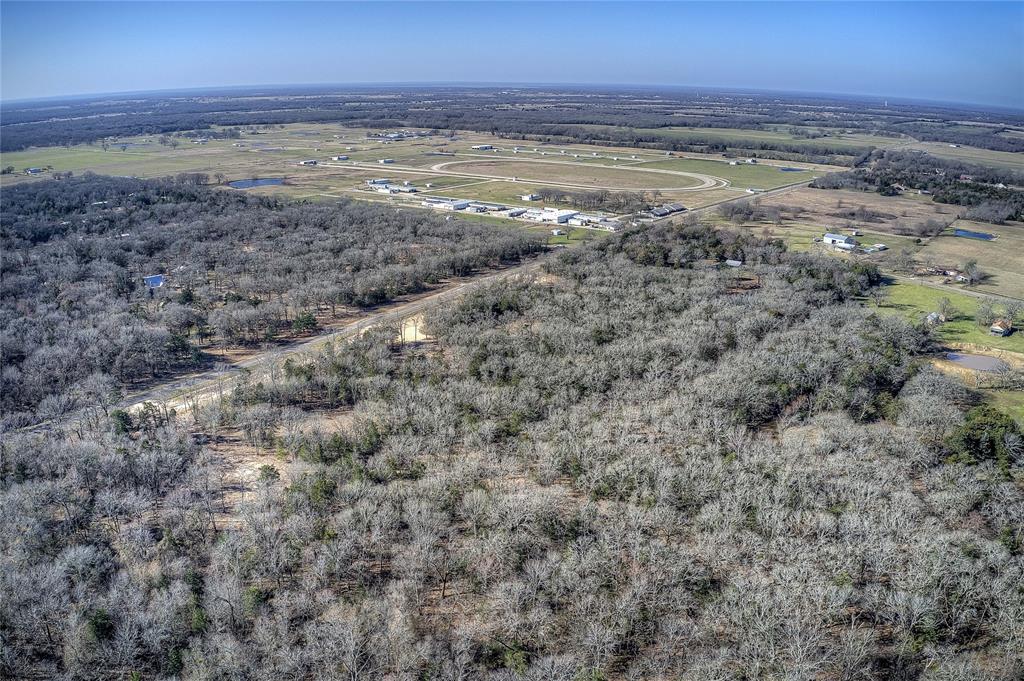 Charli Mo Ests - Land