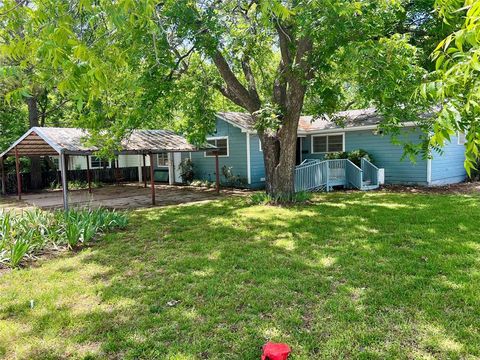 Photo of 200 Dallas Street, Nocona, TX 76255 (MLS # 21259036)
