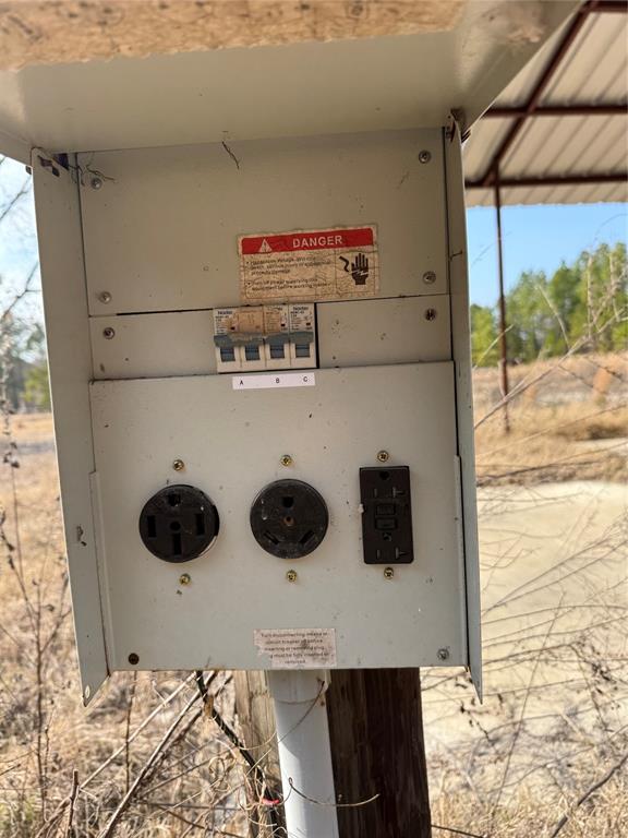 ABST: 467, SUR: L LANDERS - Land