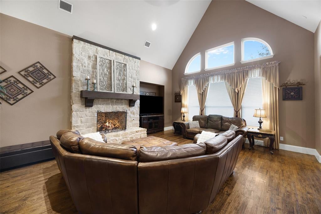 905 Cipriani Drive