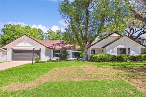 A home in Benbrook