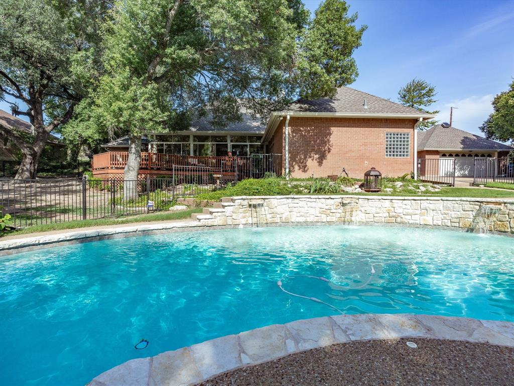 201 Coach House Circle