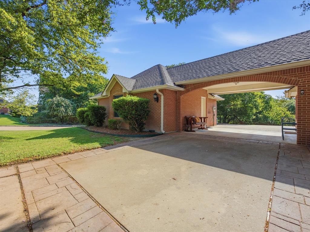 201 Coach House Circle
