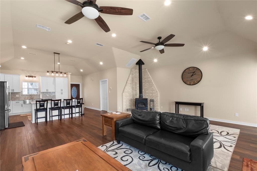 411 Bay Court