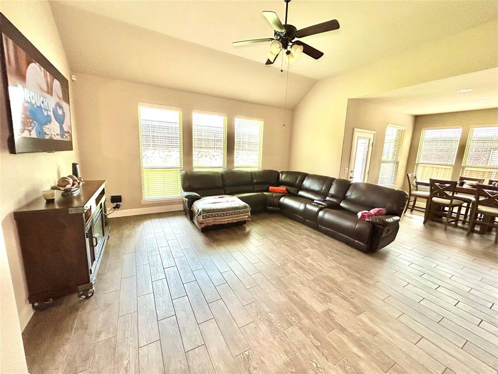 3013 Paisley Drive