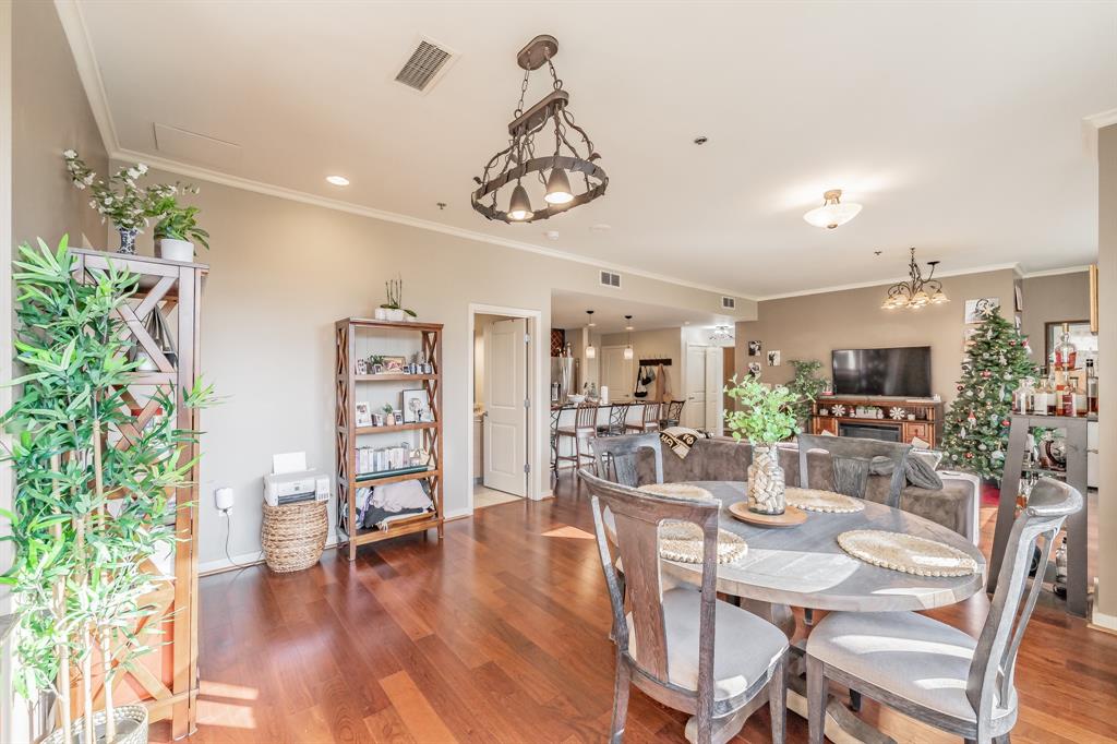 Metropolitan 1200 Main St Condo - Residential