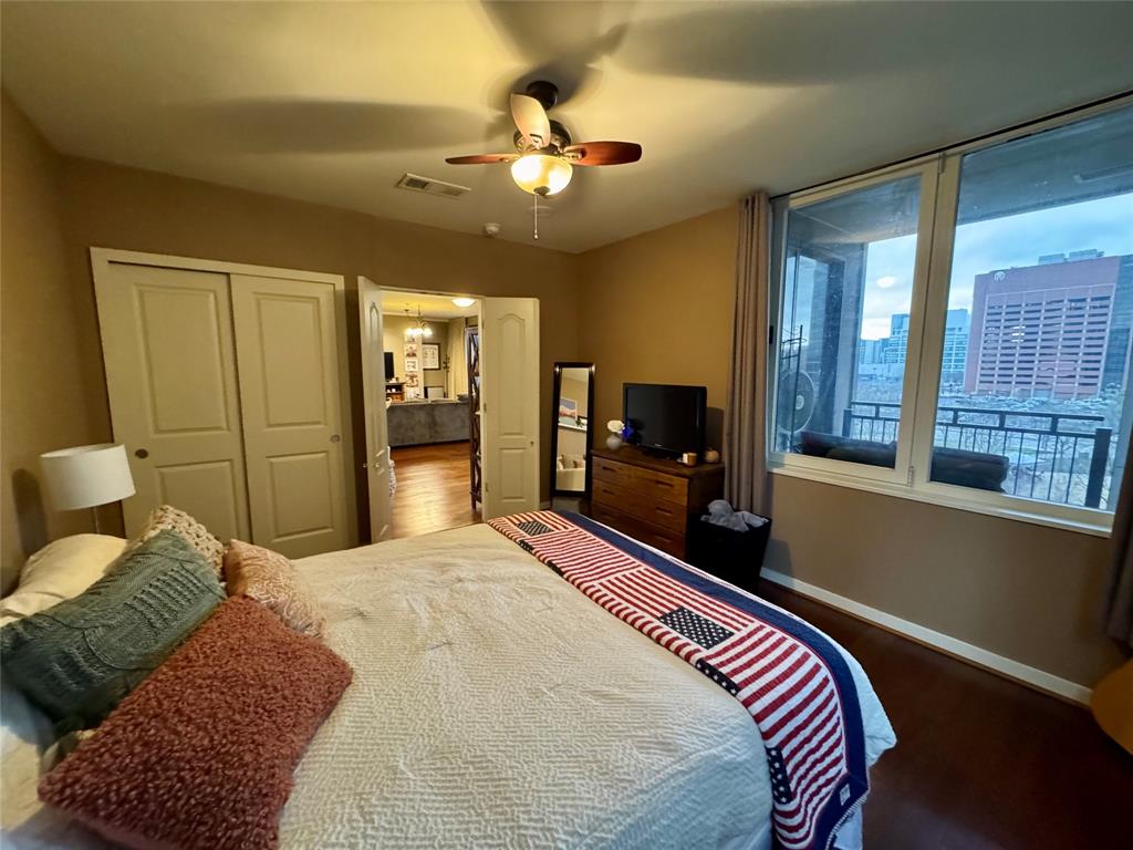 Metropolitan 1200 Main St Condo - Residential