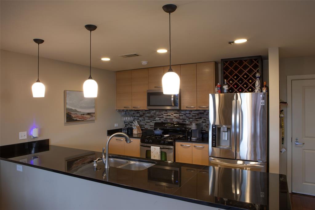 Metropolitan 1200 Main St Condo - Residential