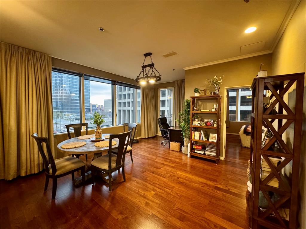 Metropolitan 1200 Main St Condo - Residential