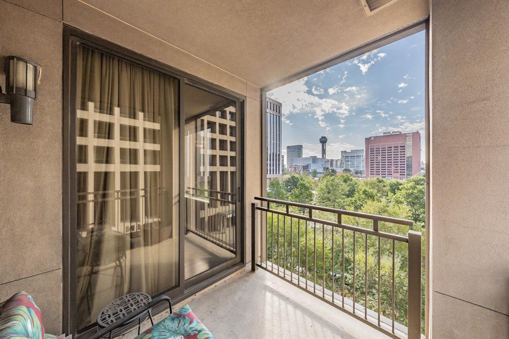 1200 Main Street 306