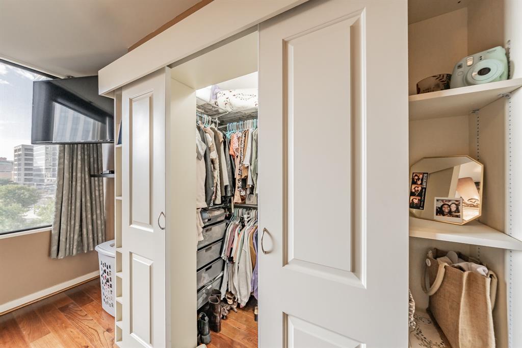 Metropolitan 1200 Main St Condo - Residential