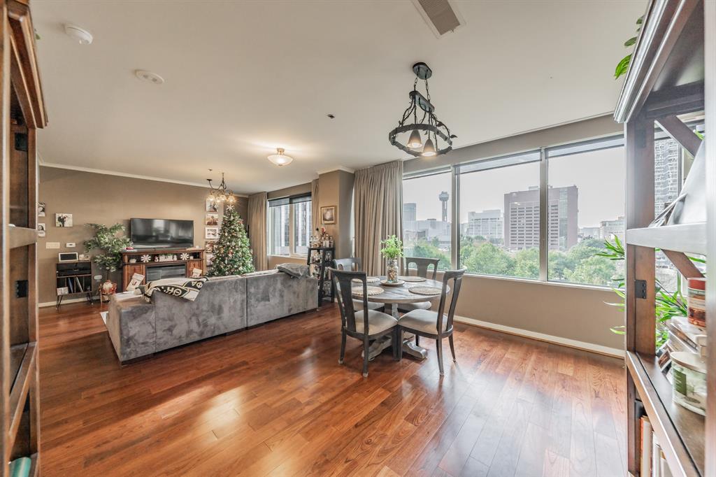 Metropolitan 1200 Main St Condo - Residential