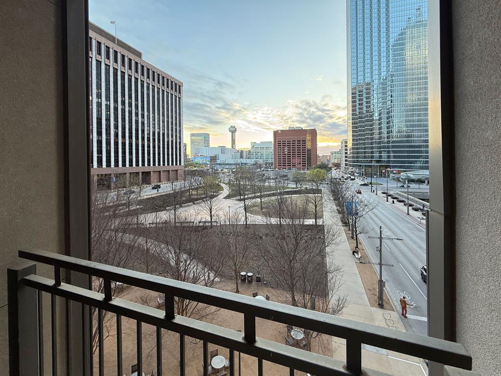 Metropolitan 1200 Main St Condo - Residential