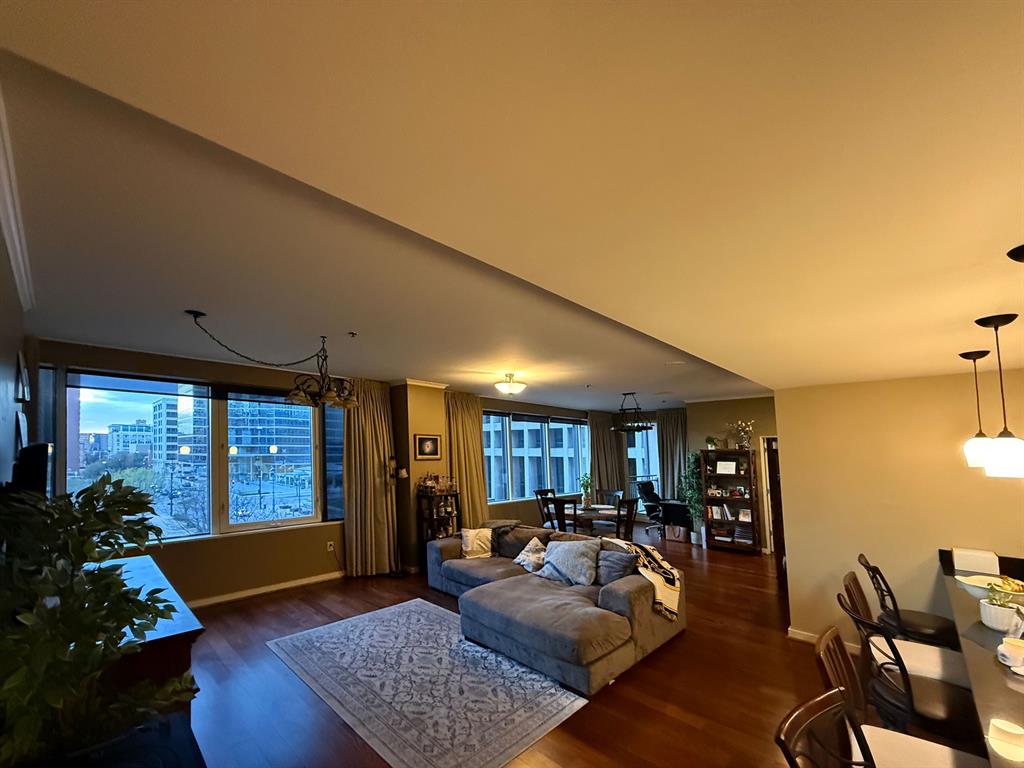 Metropolitan 1200 Main St Condo - Residential