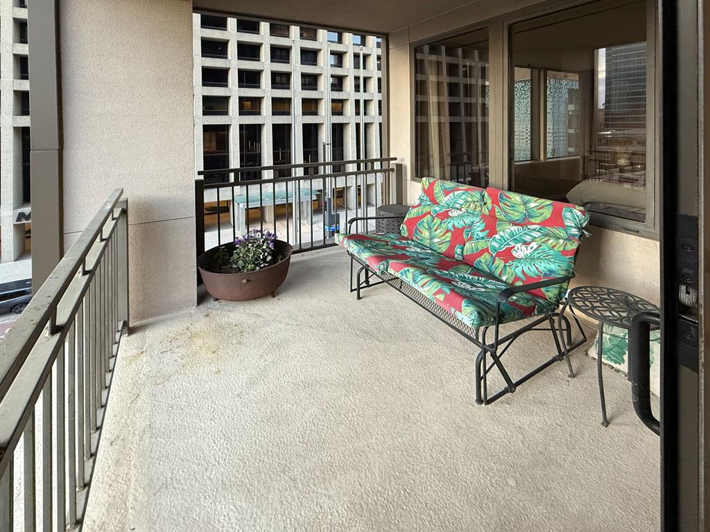 Metropolitan 1200 Main St Condo - Residential