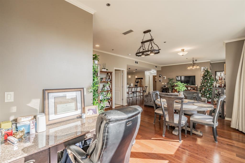 Metropolitan 1200 Main St Condo - Residential