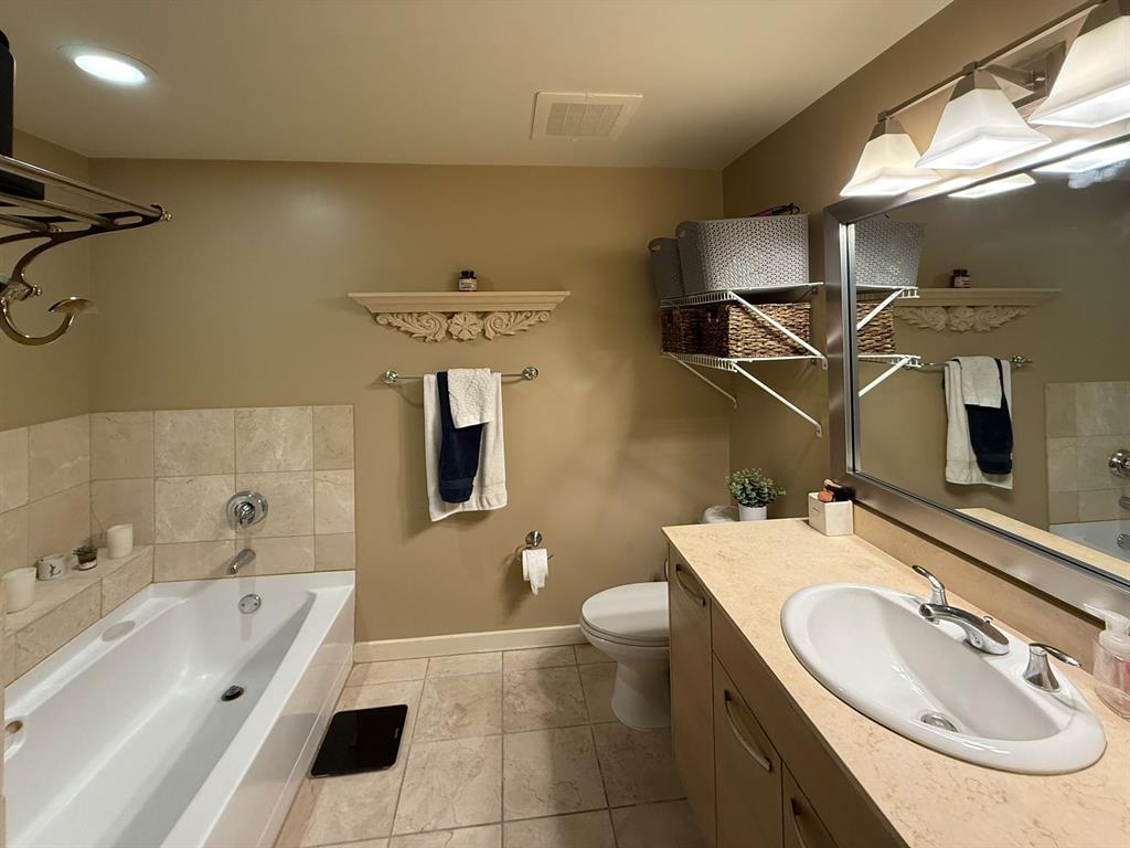 Metropolitan 1200 Main St Condo - Residential