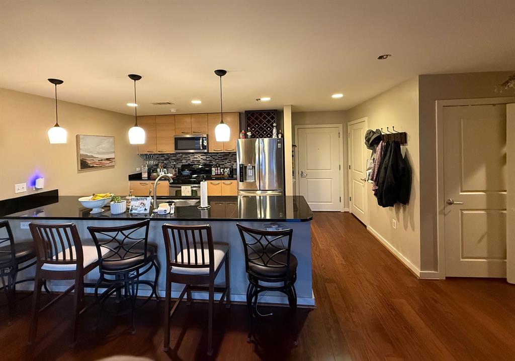 Metropolitan 1200 Main St Condo - Residential