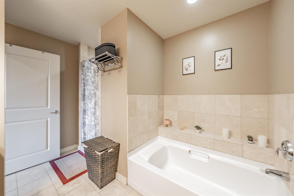 Metropolitan 1200 Main St Condo - Residential