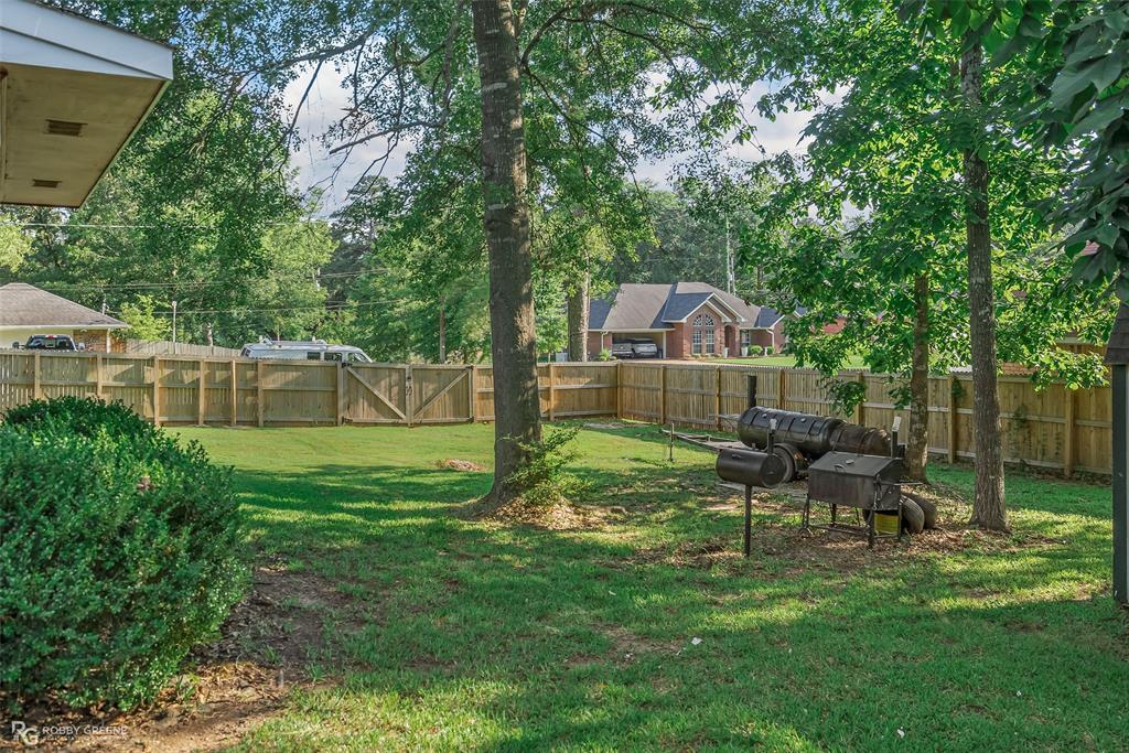 Photo 6 of 32 of 9862 Deepwoods Drive house