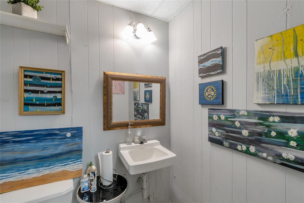 in town, Malakoff - Commercial Sale