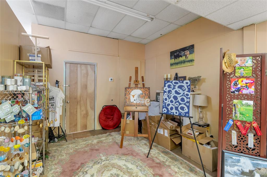 in town, Malakoff - Commercial Sale