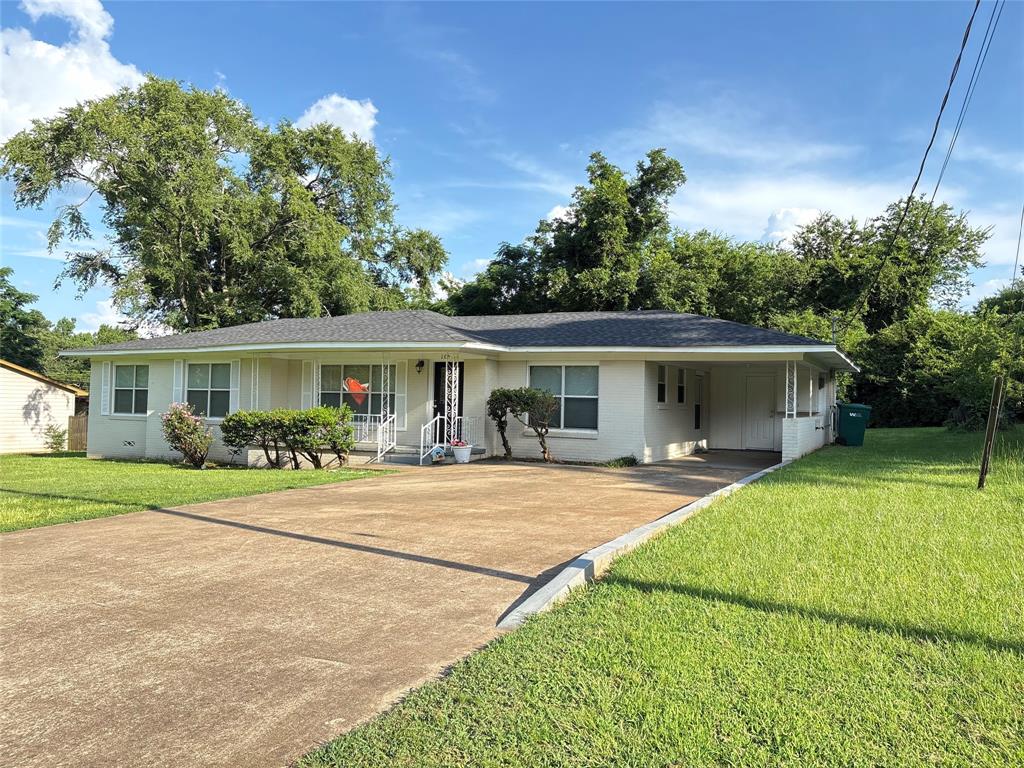 105 Calloway Drive