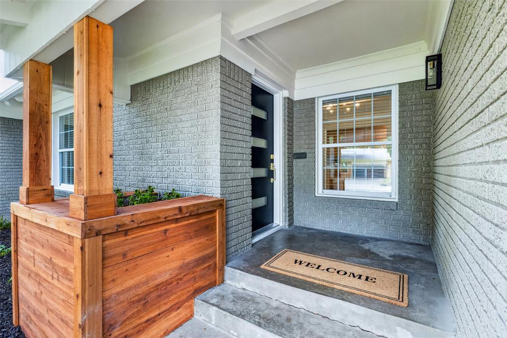 3825 Weyburn Drive
