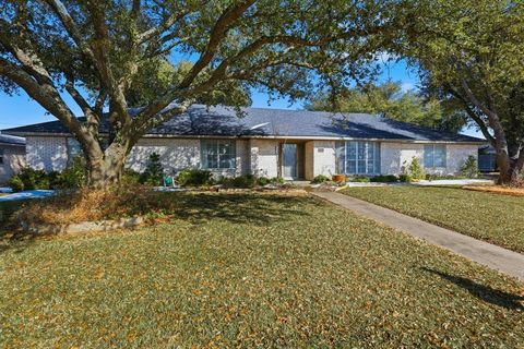 300 Red River Drive Whitesboro TX 76273