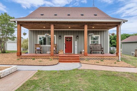 Photo of 348 Barker Lane, Waco, TX 76705 (MLS # 21241249)