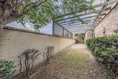 Tiny photo for 4346 Macarthur Avenue, Highland Park, TX 75209 (MLS # 21041531)