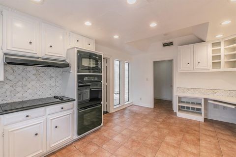 Tiny photo for 4346 Macarthur Avenue, Highland Park, TX 75209 (MLS # 21041531)