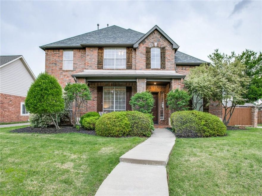 Beautiful traditional home on corner lot in Castle Hills!! Quick access to major highways, restaurants, shopping, entertainment and recreation. Home features 4 bedrooms, 3.5 bathrooms, 3 living areas and a 2 car rear entry garage. Amazing kitchen is open to family room with large island, granite counters, an abundance of cabinets, walk in pantry, butlers pantry, SS appliances, desk area, breakfast bar and gas cooktop. The master suite is on 1st floor with bay window overlooking lovely backyard and master bath features garden size tub, separate walk in shower with seamless glass surround, dual sinks, walk in closet. 3 bedrooms and addtl living upstairs. Backyard has patio with pergola, wood fence.