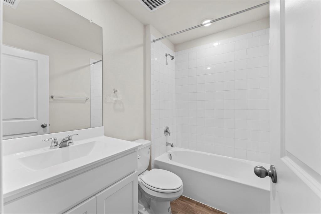 915 Prince Albert