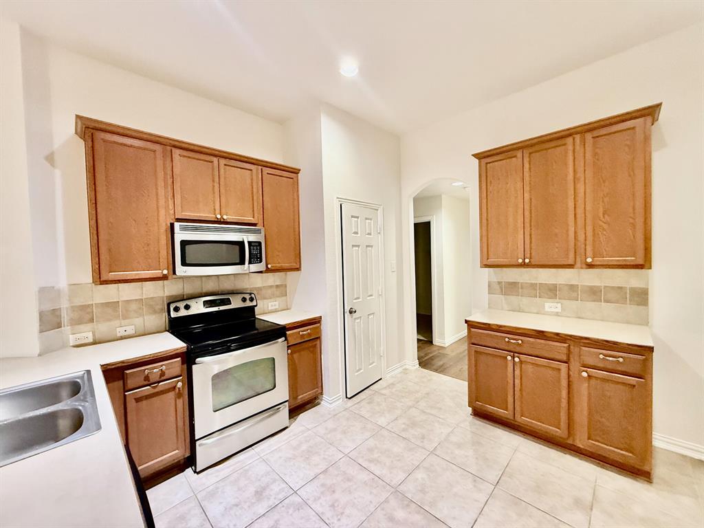 1223 Fleetwood Cove Drive